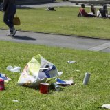 Le "littering" sera puni au niveau national en Suisse (archives). KEYSTONE/ANTHONY ANEX